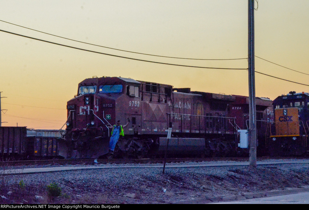 CP AC44CW + ES44AC Locomotives leading a train